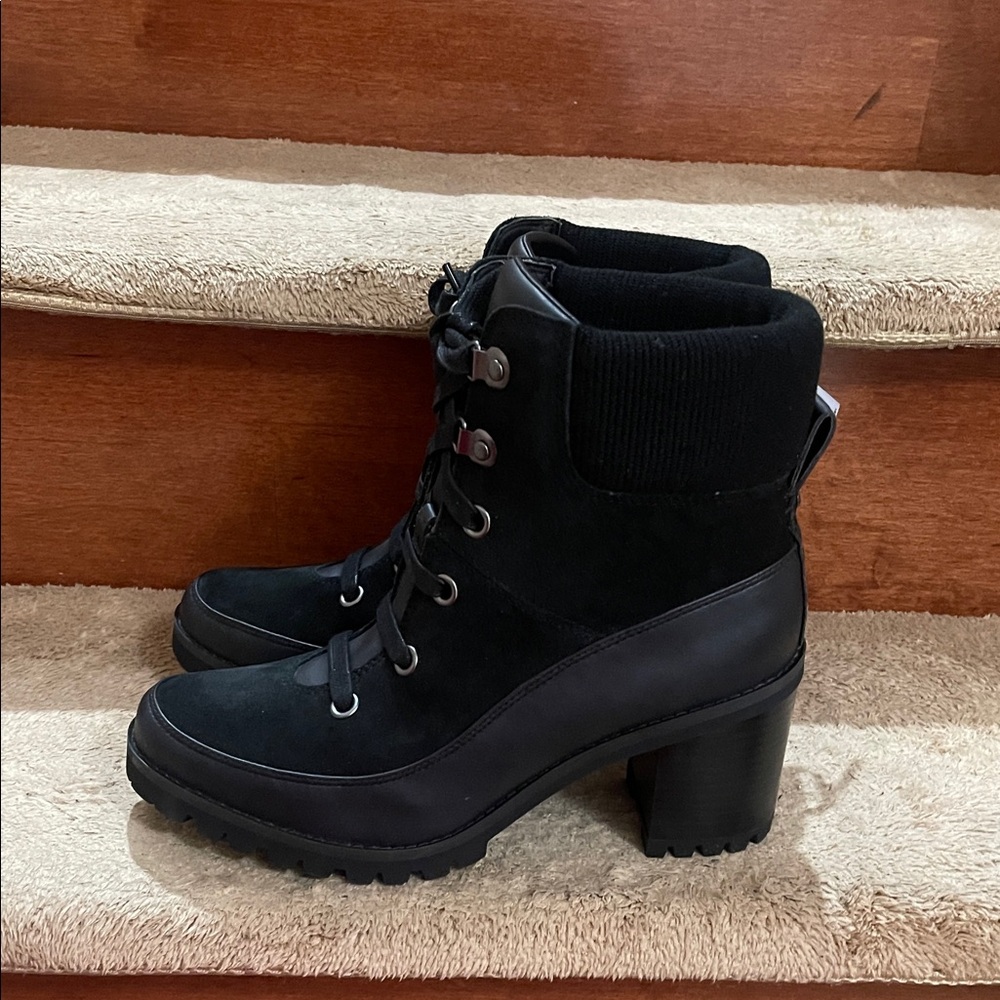 NWT UGG Black Heeled Redwood Chelsea Waterproof Slip Resistant Boots SZ Women9.5 - Picture 4 of 13
